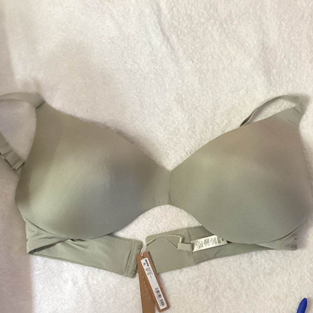 SKIMS Sage Green Bra